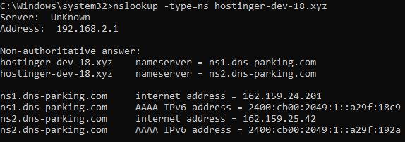 La fenêtre d'invite de commande affichant le résultat de la commande nslookup pour les serveurs de noms