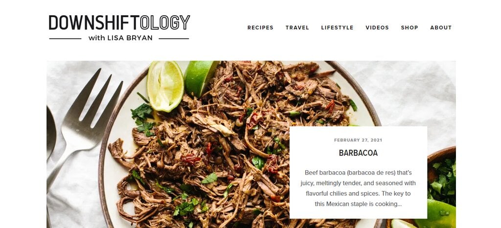 Page d'accueil de Downshiftology avec une recette de barbacoa 