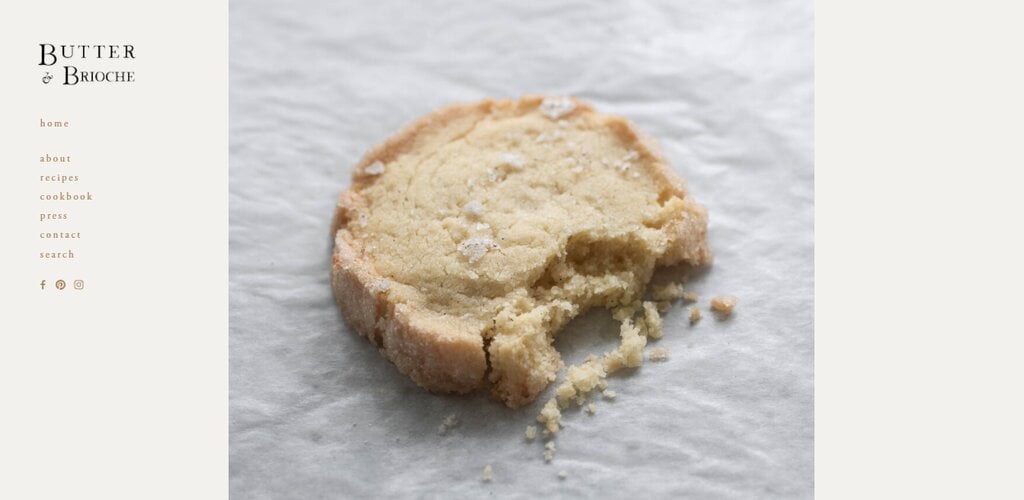 Page d'accueil de Butter and Brioche avec une grande photo d'une pâtisserie