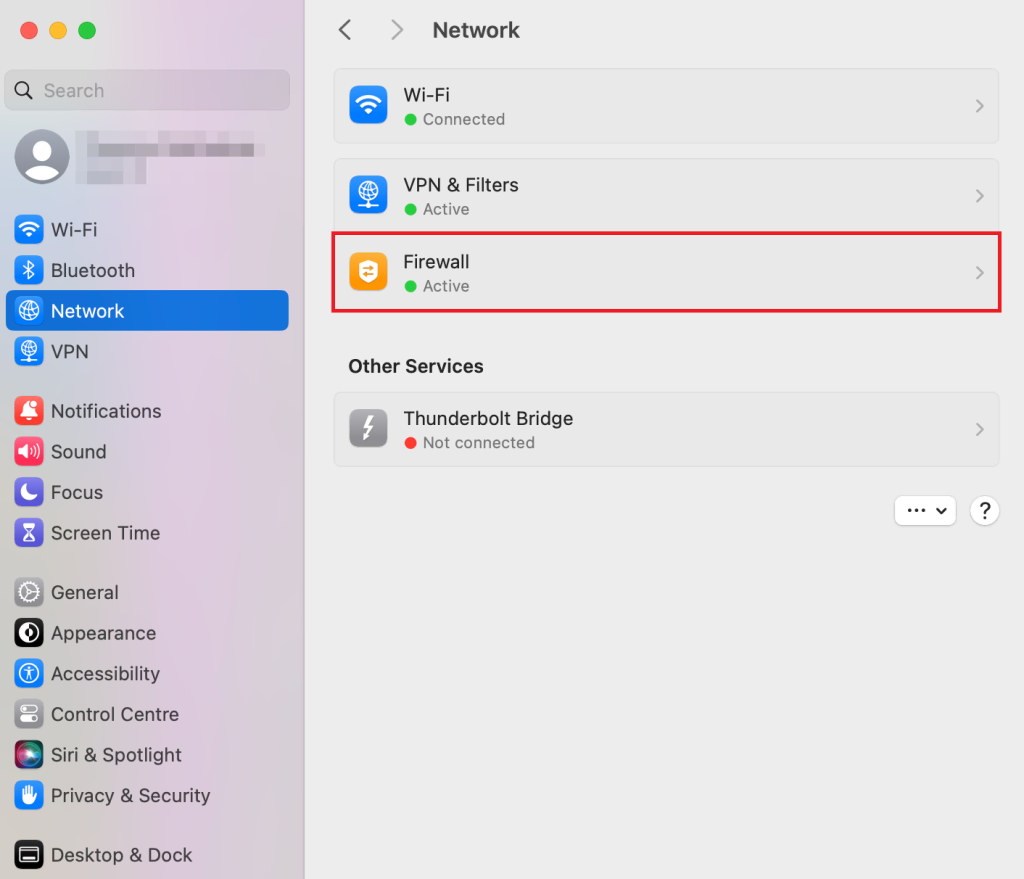 Paramètres réseau dans macOS, mise en évidence de la section Pare-feu 